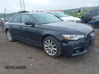 2014 Audi A6 Premium Plus z VIN WAUGFAFCXEN065126, wystawiony jako IAAI lot #42333403 z przebiegiem 121 467 mil mil oraz . Historia ofert i sprzedaży dostępna na DreamBid. Obrazek 1.