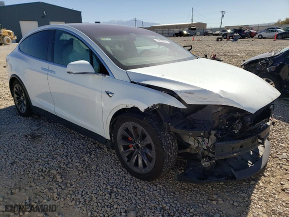 2018 Tesla Model X 75D with VIN 5YJXCAE43JF090044, listed as a Copart auction lot 72898193 with 47049 miles. Bid and sale history available at carsss.com. Image 4.