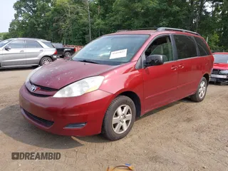 2008 Toyota Sienna CE z VIN 5TDZK23C48S101828, wystawiony jako IAAI lot #42425037 z przebiegiem 181 475 mil mil oraz . Historia ofert i sprzedaży dostępna na DreamBid. Obrazek 2.