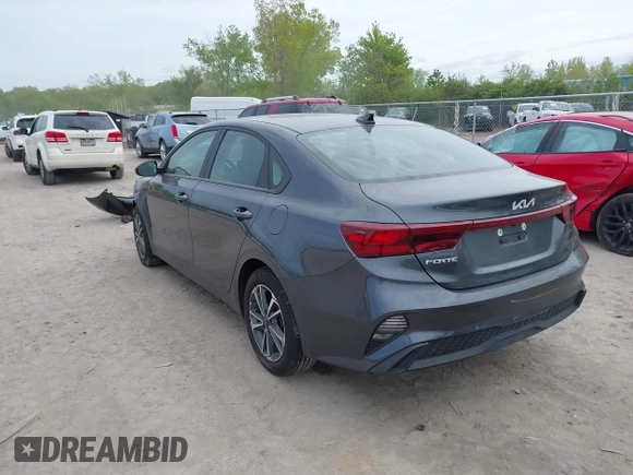 2024 Kia Forte LXS z VIN 3KPF24AD8RE754569, wystawiony jako IAAI lot #42220973 z przebiegiem 36 854 mil mil oraz . Historia ofert i sprzedaży dostępna na DreamBid. Obrazek 3.