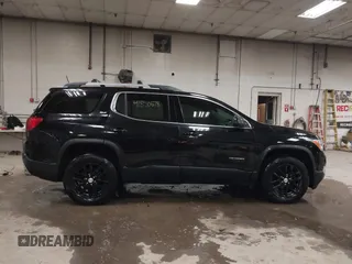 2018 GMC Acadia SLT z VIN 1GKKNULS6JZ214930, wystawiony jako IAAI lot #41850678 z przebiegiem 110 447 mil mil oraz . Historia ofert i sprzedaży dostępna na DreamBid. Obrazek 13.