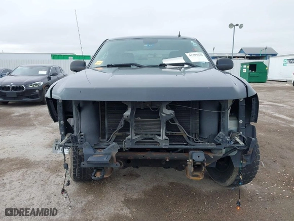 2010 Chevrolet Silverado 1500 LT with VIN 3GCRKSE38AG126152, listed as a IAAI auction lot 41399278 with 246,192 mi miles. Bid and sale history available at carsss.com. Image 12.