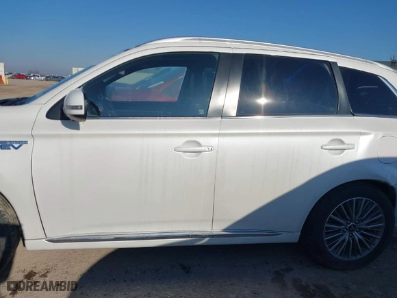 2020 Mitsubishi Outlander PHEV SEL with VIN JA4J24A57LZ010227, listed as a IAAI auction lot 41652308 with 47,929 mi miles. Bid and sale history available at carsss.com. Image 14.