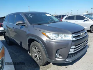 2017 Toyota Highlander LE z VIN 5TDZZRFH0HS193287, wystawiony jako IAAI lot #41900503 z przebiegiem 79 074 mil mil oraz . Historia ofert i sprzedaży dostępna na DreamBid. Obrazek 1.