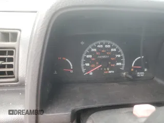 1994 Geo Tracker z VIN 2CNBE18U9R6936156, wystawiony jako Copart lot #45881915 z przebiegiem 201 227 mil mil oraz Szkody całkowita. Historia ofert i sprzedaży dostępna na DreamBid. Obrazek 9.