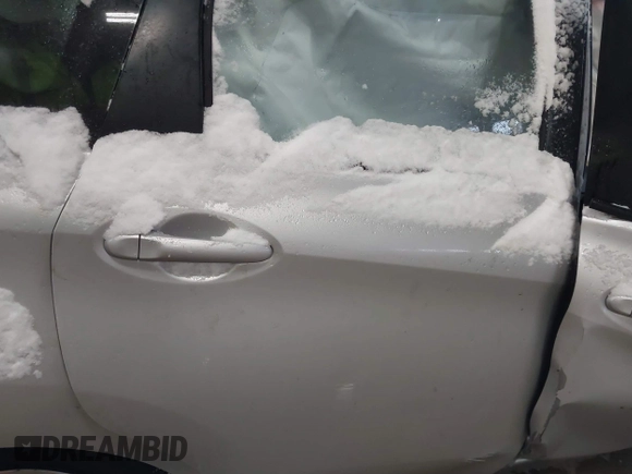 2016 Nissan Note SV with VIN 3N1CE2CP8GL401752, listed as a IAAI auction lot 41348880 with Not Provided miles and . Bid and sale history available at DreamBid. Image 8.