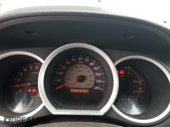 2011 Toyota Tacoma с VIN 3TMMU4FN4BM026164, выставлен на аукционе Copart как лот 63266025 с пробегом 251 576 миль миль и Списание • Salvage title. История ставок и продаж доступна на DreamBid. Изображение 9.
