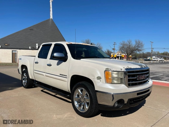 2013 GMC Sierra 1500 SLE with VIN 3GTP2VE25DG329407, listed as a Copart auction lot 50257245 with 267,220 mi miles and Clean Title. Bid and sale history available at carsss.com. Image 1.