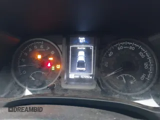 2017 Toyota Tacoma SR5 z VIN 3TMCZ5AN3HM059269, wystawiony jako IAAI lot #42231882 z przebiegiem 127 092 mil mil oraz . Historia ofert i sprzedaży dostępna na DreamBid. Obrazek 7.