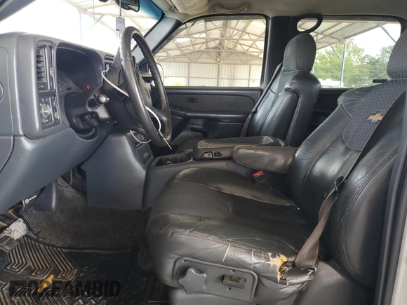 2002 Chevrolet Avalanche with VIN 3GNEC13T92G226777, listed as a Copart auction lot 74441144 with 294,117 mi miles and Salvage Title. Bid and sale history available at DreamBid. Image 7.