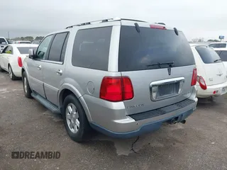 2006 Lincoln Navigator Luxury with VIN 5LMFU27506LJ01597, listed as a IAAI auction lot 41693004 with Not Provided miles. Bid and sale history available at carsss.com. Image 3.
