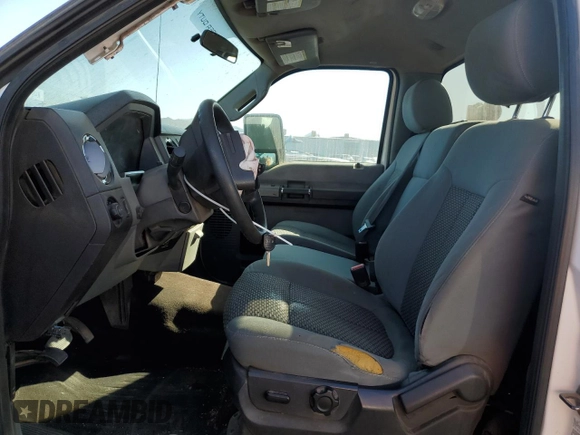 2014 Ford F-250 XL z VIN 1FTBF2B6XEEA74685, wystawiony jako Copart lot #81015734 z przebiegiem 185 145 mil mil oraz Szkoda całkowita • Salvage title. Historia ofert i sprzedaży dostępna na DreamBid. Obrazek 7.