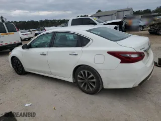2018 Nissan Altima 2.5 SL with VIN 1N4AL3AP1JC181527, listed as a Copart auction lot 47675195 with 203,277 mi miles and Salvage Title. Bid and sale history available at carsss.com. Image 2.