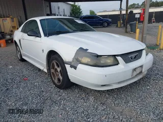 2003 Ford Mustang Standard z VIN 1FAFP404X3F374199, wystawiony jako IAAI lot #42156866 z przebiegiem 224 102 mil mil oraz . Historia ofert i sprzedaży dostępna na DreamBid. Obrazek 1.