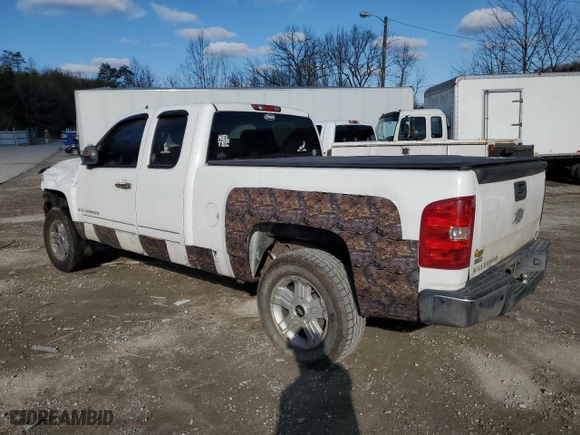 2009 Chevrolet Silverado 1500 LTZ with VIN 1GCEK39049Z136547, listed as a Copart auction lot 82596254 with 171,433 mi miles and Salvage Title. Bid and sale history available at carsss.com. Image 2.