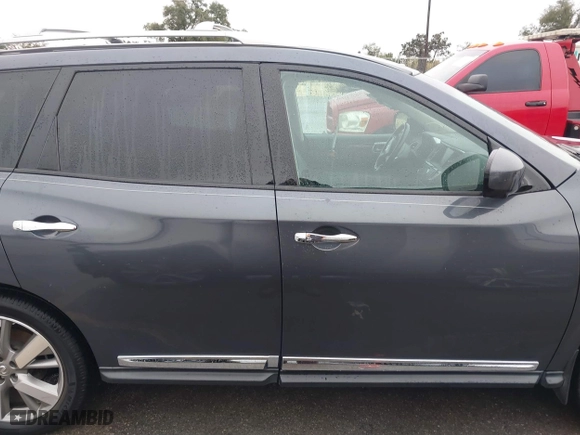 2013 Nissan Pathfinder SL with VIN 5N1AR2MN5DC647196, listed as a IAAI auction lot 41562785 with 154,670 mi miles. Bid and sale history available at carsss.com. Image 13.