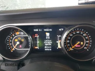2019 Jeep Wrangler Unlimited Sahara with VIN 1C4HJXEN0KW540591, listed as a IAAI auction lot 42076235 with 41,016 mi miles and . Bid and sale history available at DreamBid. Image 7.