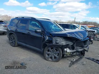 2025 Honda Pilot Sport z VIN 5FNYG1H38SB030483, wystawiony jako IAAI lot #41694690 z przebiegiem 11 118 mil mil oraz . Historia ofert i sprzedaży dostępna na DreamBid. Obrazek 1.