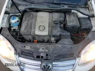2005 Volkswagen Jetta 2.5L with VIN 3VWSG71K85M641623, listed as a Copart auction lot 84705244 with 135,685 mi miles and Salvage title. Bid and sale history available at DreamBid. Image 13.