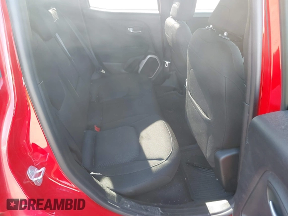 2017 Jeep Renegade Latitude with VIN ZACCJBBB2HPF91832, listed as a IAAI auction lot 41432771 with 32,601 mi miles. Bid and sale history available at carsss.com. Image 8.
