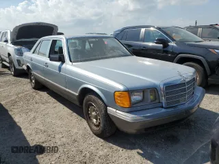 1984 Mercedes-Benz 500 z VIN WDBCA37B9EA072690, wystawiony jako Copart lot #76341244 z przebiegiem Nie podano mil oraz Szkody całkowita. Historia ofert i sprzedaży dostępna na DreamBid. Obrazek 4.