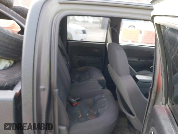 2004 Chevrolet Colorado 1SB LS Z85 with VIN 1GCDT136648185712, listed as a IAAI auction lot 41737957 with 402,427 mi miles. Bid and sale history available at carsss.com. Image 8.