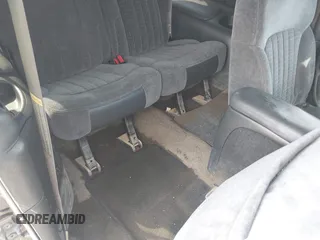 2000 Chevrolet Blazer LS z VIN 1GNCT18W1YK112722, wystawiony jako IAAI lot #41758275 z przebiegiem 157 730 mil mil oraz . Historia ofert i sprzedaży dostępna na DreamBid. Obrazek 8.