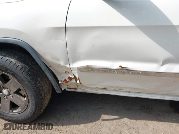 2011 Jeep Grand Cherokee Laredo с VIN 1J4RR4GG0BC641071, выставлен на аукционе IAAI как лот 42460718 с пробегом Не указан миль и . История ставок и продаж доступна на DreamBid. Изображение 6.