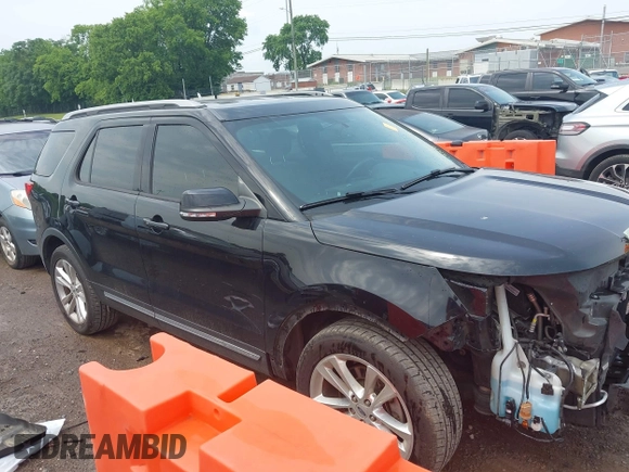 2018 Ford Explorer XLT z VIN 1FM5K7D83JGC39166, wystawiony jako IAAI lot #42425333 z przebiegiem 122 029 mil mil oraz . Historia ofert i sprzedaży dostępna na DreamBid. Obrazek 13.