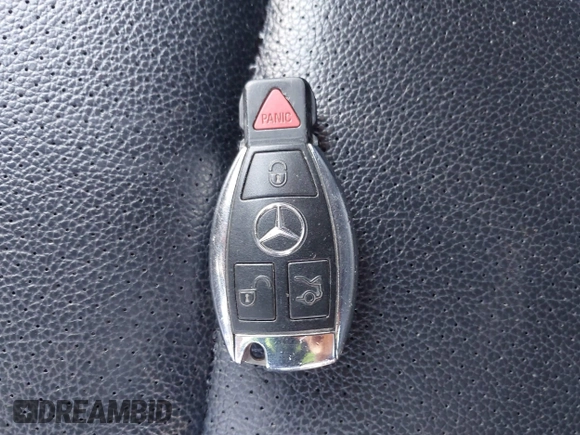 2010 Mercedes-Benz C 300 Sport z VIN WDDGF8BB2AR128205, wystawiony jako IAAI lot #42011167 z przebiegiem 117 045 mil mil oraz . Historia ofert i sprzedaży dostępna na DreamBid. Obrazek 11.
