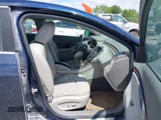 2011 Buick LaCrosse CXL z VIN 1G4GC5EC3BF160472, wystawiony jako IAAI lot #42270033 z przebiegiem 175 148 mil mil oraz . Historia ofert i sprzedaży dostępna na DreamBid. Obrazek 5.