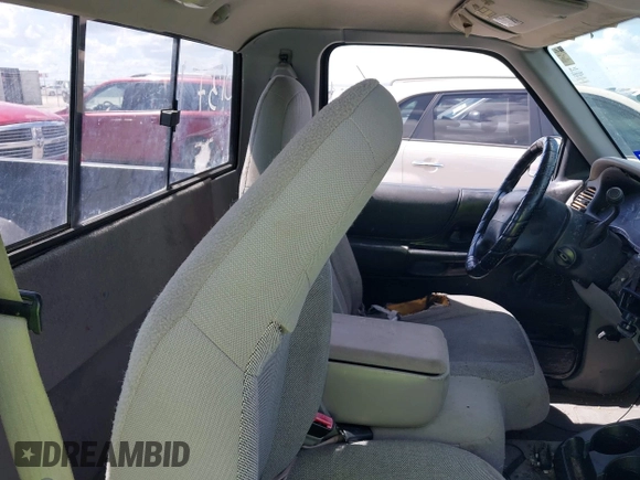2000 Ford Ranger XLT with VIN 1FTYR11X6YTA70137, listed as a IAAI auction lot 42621131 with 220,066 mi miles and . Bid and sale history available at DreamBid. Image 8.