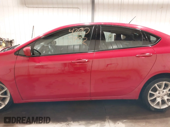 2013 Dodge Dart SXT z VIN 1C3CDFBA4DD289364, wystawiony jako IAAI lot #42202952 z przebiegiem 104 386 mil mil oraz . Historia ofert i sprzedaży dostępna na DreamBid. Obrazek 14.