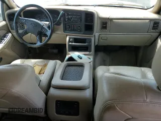 2003 Chevrolet Suburban LT with VIN 3GNEC16Z43G150161, listed as a Copart auction lot 62352354 with 211,614 mi miles and Clean Title. Bid and sale history available at carsss.com. Image 8.