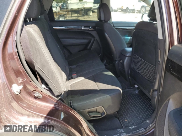 2014 Kia Sorento LX with VIN 5XYKT4A67EG428336, listed as a Copart auction lot 53906355 with 260,530 mi miles and Clean Title. Bid and sale history available at carsss.com. Image 11.