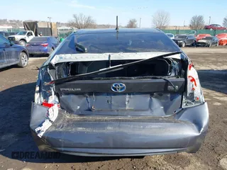 2014 Toyota Prius Four z VIN JTDKN3DU7E1796675, wystawiony jako IAAI lot #41446477 z przebiegiem Nie podano mil oraz . Historia ofert i sprzedaży dostępna na DreamBid. Obrazek 15.