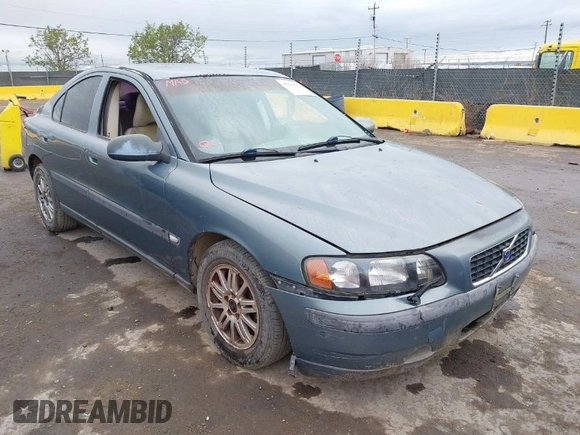 2001 Volvo S60 with VIN YV1RS61R412049879, listed as a IAAI auction lot 42010628 with 174,203 mi miles. Bid and sale history available at carsss.com. Image 1.