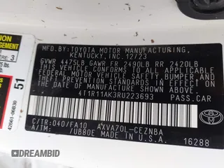 2024 Toyota Camry LE z VIN 4T1R11AK3RU223693, wystawiony jako IAAI lot #41920547 z przebiegiem Nie podano mil oraz . Historia ofert i sprzedaży dostępna na DreamBid. Obrazek 9.
