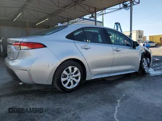 2025 Toyota Corolla LE with VIN 5YFB4MDE9SP234382, listed as a Copart auction lot 50965215 with 5,875 mi miles and Clean Title. Bid and sale history available at carsss.com. Image 3.