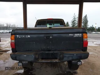 2004 Toyota Tacoma with VIN 5TEWN72N84Z336126, listed as a IAAI auction lot 41490400 with 243,647 mi miles and . Bid and sale history available at DreamBid. Image 16.