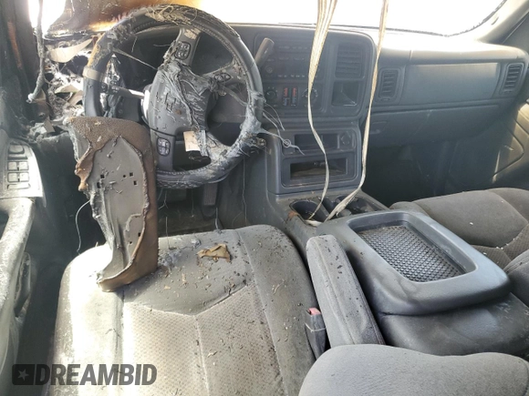2003 Chevrolet Silverado 1500HD LS z VIN 1GCGC13U93F222290, wystawiony jako Copart lot #52921565 z przebiegiem Nie podano mil oraz Szkoda całkowita • Salvage title. Historia ofert i sprzedaży dostępna na DreamBid. Obrazek 8.