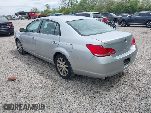 2007 Toyota Avalon XL z VIN 4T1BK36B77U198619, wystawiony jako IAAI lot #42204373 z przebiegiem 348 721 mil mil oraz . Historia ofert i sprzedaży dostępna na DreamBid. Obrazek 3.