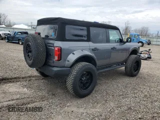 2023 Ford Bronco z VIN 1FMDE5DHXPLC10349, wystawiony jako Copart lot #53951735 z przebiegiem 8 931 mil mil oraz Szkoda całkowita • Salvage title. Historia ofert i sprzedaży dostępna na DreamBid. Obrazek 3.