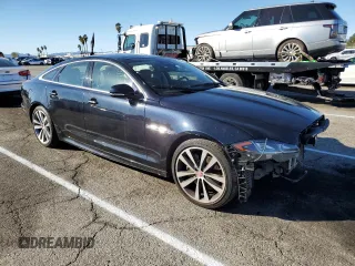 2018 Jaguar XJ with VIN SAJWA1C79J8W14555, listed as a Copart auction lot 39950303 with 86,316 mi miles. Bid and sale history available at carsss.com. Image 4.