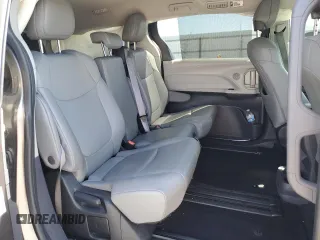 2022 Toyota Sienna XLE with VIN 5TDYRKEC3NS125652, listed as a Copart auction lot 49455045 with 67,628 mi miles and Salvage Title. Bid and sale history available at carsss.com. Image 11.
