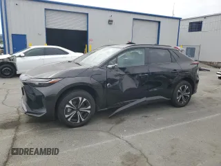2023 Toyota bZ4X XLE z VIN JTMAAAAA4PA027186, wystawiony jako Copart lot #58812575 z przebiegiem 39 190 mil mil oraz Szkoda całkowita • Salvage title. Historia ofert i sprzedaży dostępna na DreamBid. Obrazek 1.