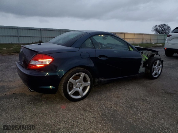 2007 Mercedes-Benz SLK-Class 3.5L with VIN WDBWK56F17F166675, listed as a Copart auction lot 81831044 with 73,953 mi miles and Clean Title. Bid and sale history available at carsss.com. Image 3.