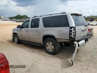 2007 Chevrolet Suburban LT with VIN 1GNFC16037J232196, listed as a Copart auction lot 72887074 with 262,163 mi miles and Salvage Title. Bid and sale history available at carsss.com. Image 2.