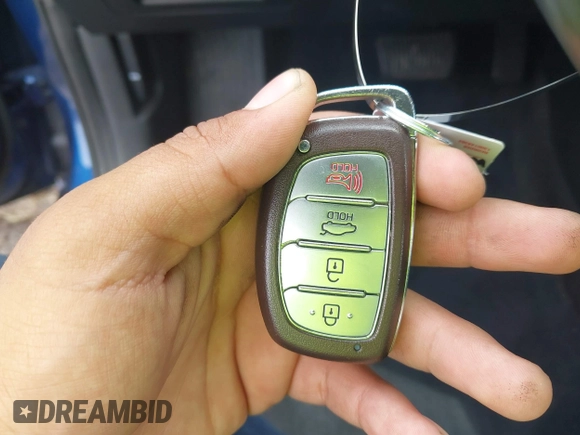 2017 Hyundai Elantra SE z VIN 5NPD84LFXHH128875, wystawiony jako IAAI lot #42260974 z przebiegiem 103 009 mil mil oraz . Historia ofert i sprzedaży dostępna na DreamBid. Obrazek 11.