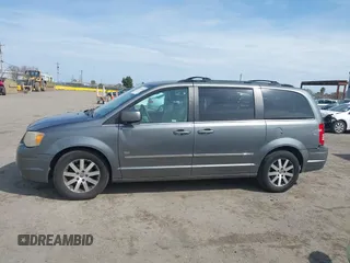2009 Chrysler Town & Country Touring with VIN 2A8HR54179R641621, listed as a IAAI auction lot 41841486 with 198,877 mi miles. Bid and sale history available at carsss.com. Image 14.
